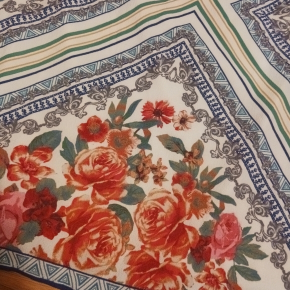 Jealous Tomato Cabbage Rose Off Shoulder Short Bell Sleeve Top Floral Small - Picture 6 of 6